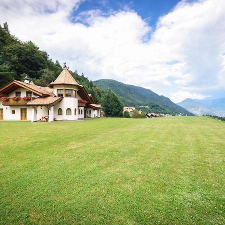 Agritur Cornasest Panzió Breguzzo Kültér fotó