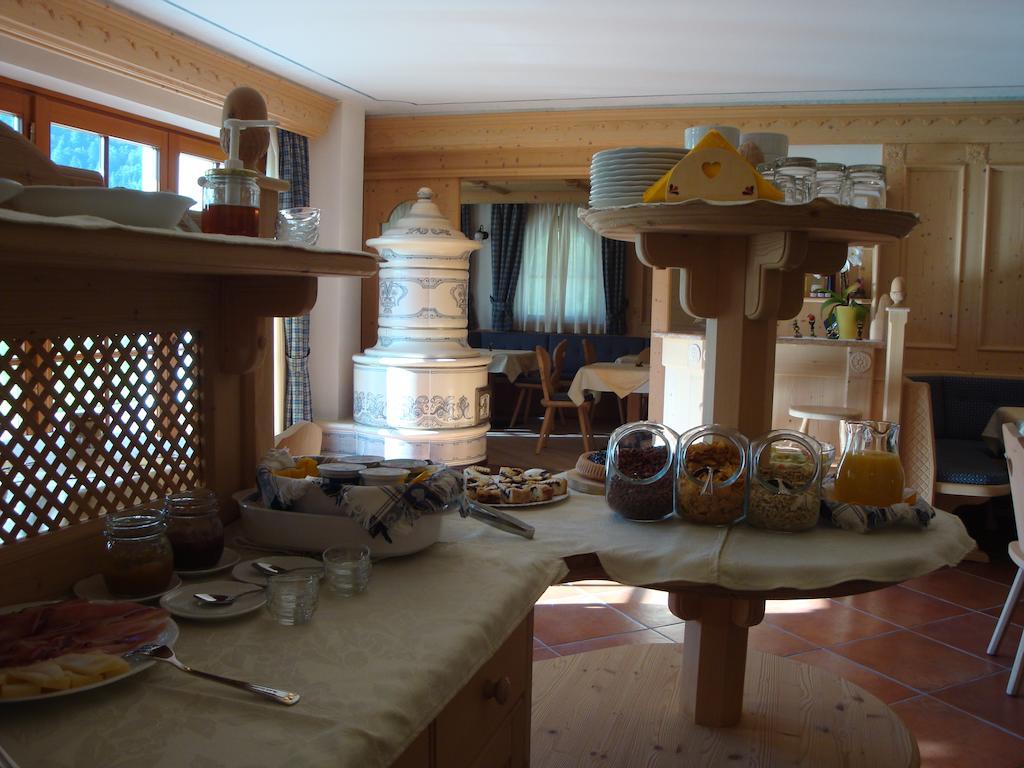 Agritur Cornasest Panzió Breguzzo Kültér fotó