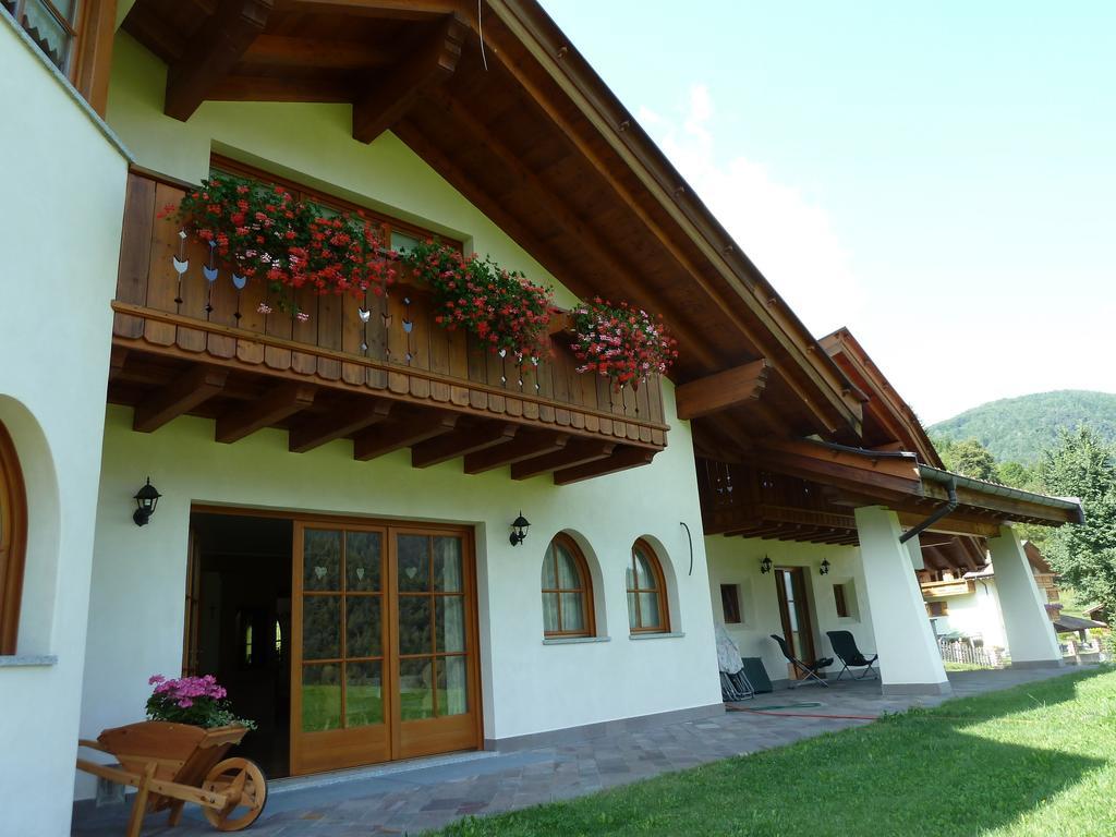 Agritur Cornasest Panzió Breguzzo Kültér fotó
