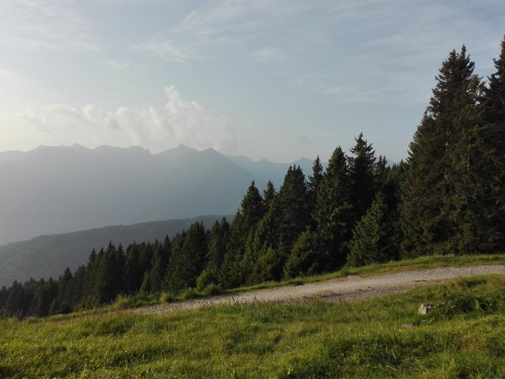 Agritur Cornasest Panzió Breguzzo Kültér fotó