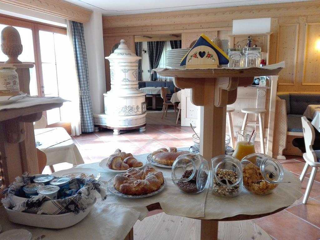 Agritur Cornasest Panzió Breguzzo Kültér fotó