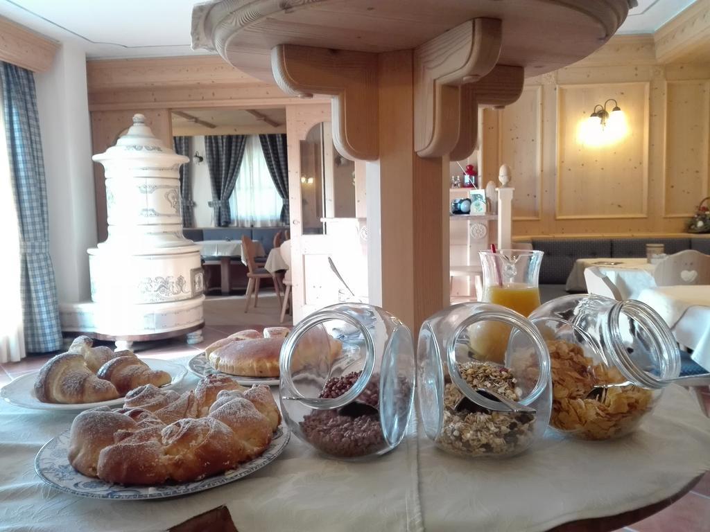 Agritur Cornasest Panzió Breguzzo Kültér fotó