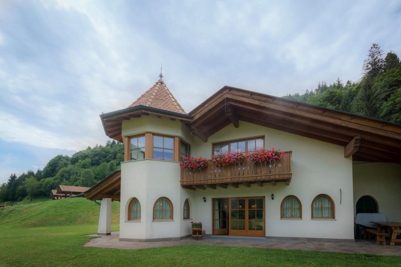 Agritur Cornasest Panzió Breguzzo Kültér fotó