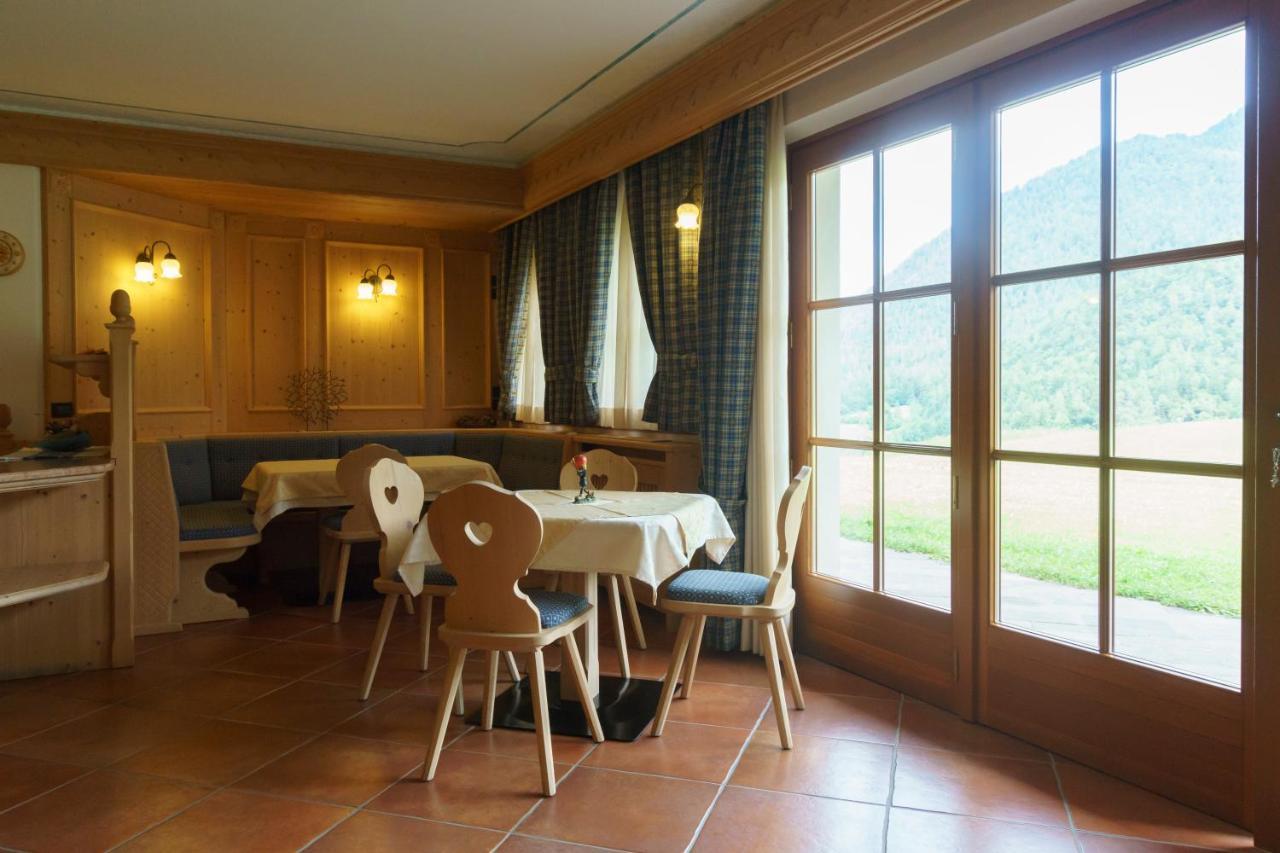Agritur Cornasest Panzió Breguzzo Kültér fotó